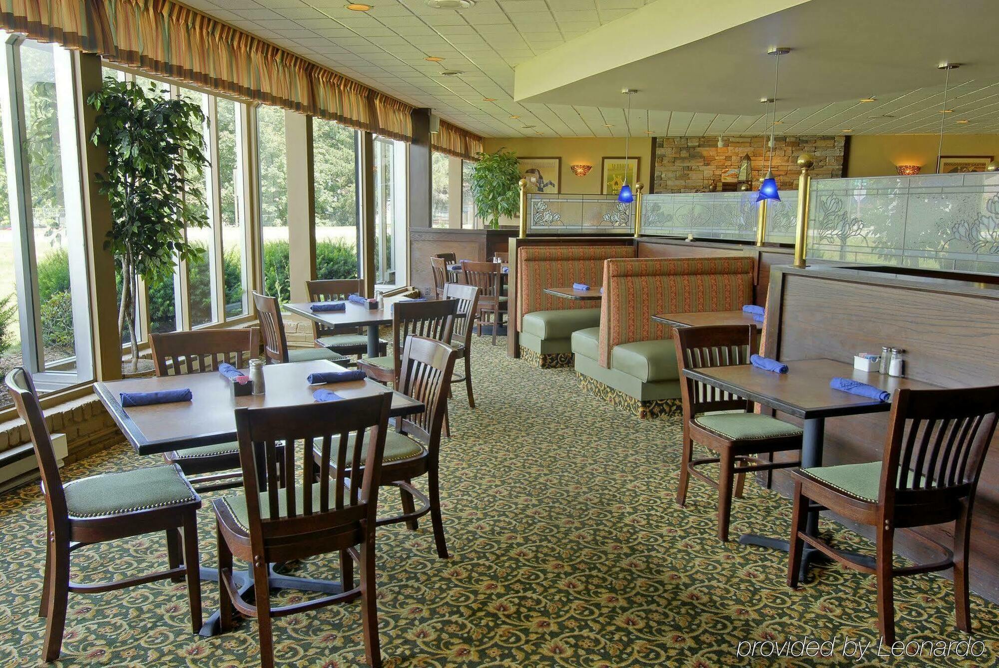 Lifestyle Inn Cedar Falls Restaurant photo